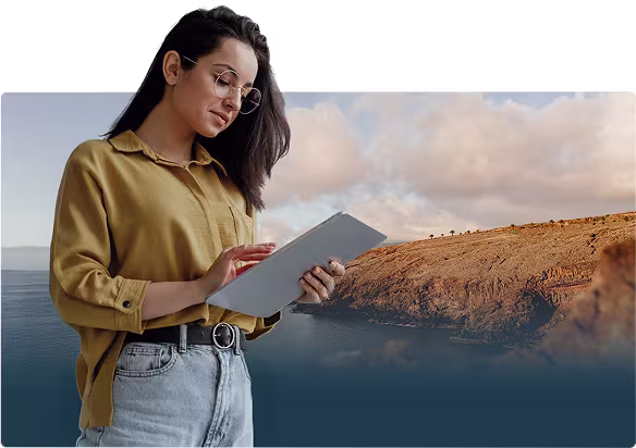 Imagen de una mujer con un Ipad